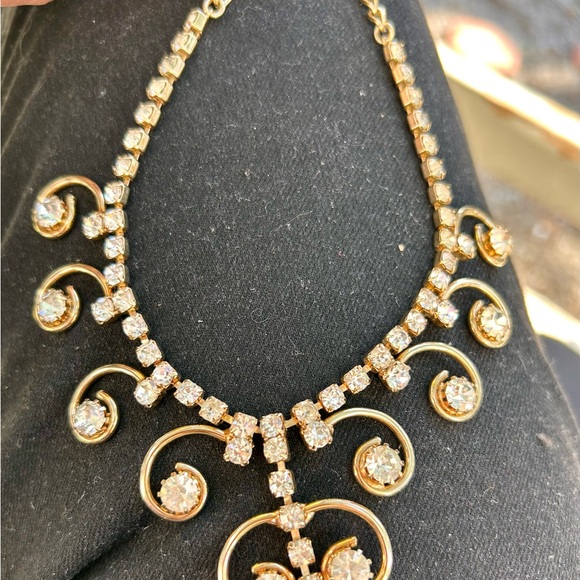 Sarah Coventry Jewelry - VINTAGE Sarah Coventry 60’s 70’s RARE
Crystal diamond gold drop necklace